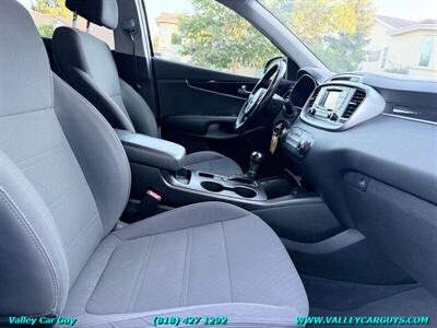 2017 Kia Sorento LX   - Photo 11 - Reseda, CA 91335