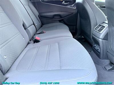 2017 Kia Sorento LX   - Photo 19 - Reseda, CA 91335