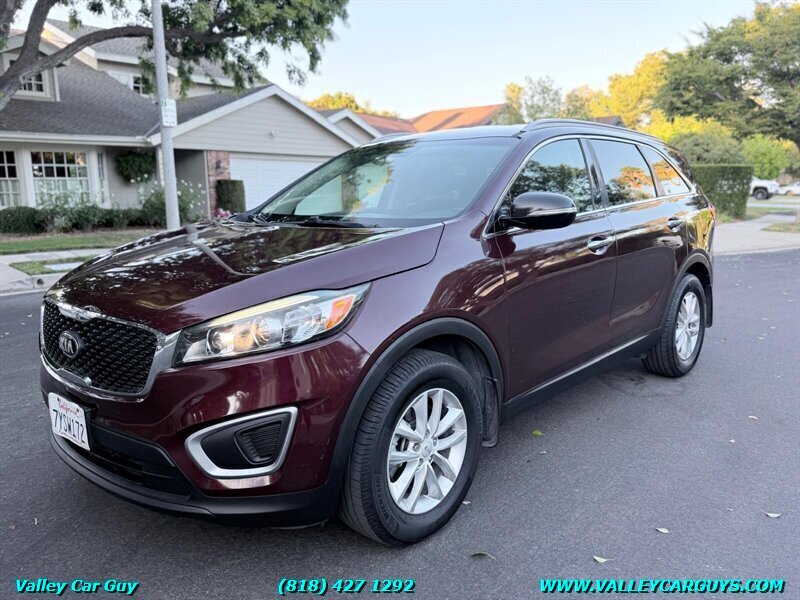 2017 Kia Sorento LX   - Photo 1 - Reseda, CA 91335