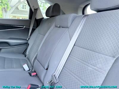 2017 Kia Sorento LX   - Photo 20 - Reseda, CA 91335