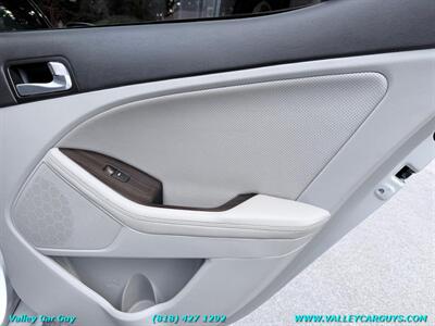 2015 Kia Optima EX   - Photo 26 - Reseda, CA 91335