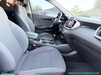 2016 Kia Sorento LX   - Photo 11 - Reseda, CA 91335