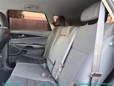 2016 Kia Sorento LX   - Photo 19 - Reseda, CA 91335