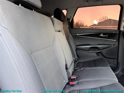 2016 Kia Sorento LX   - Photo 20 - Reseda, CA 91335
