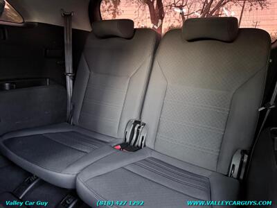 2016 Kia Sorento LX   - Photo 25 - Reseda, CA 91335