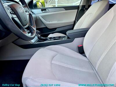2017 Hyundai SONATA SE   - Photo 13 - Reseda, CA 91335
