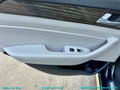 2015 Hyundai SONATA Limited   - Photo 24 - Reseda, CA 91335