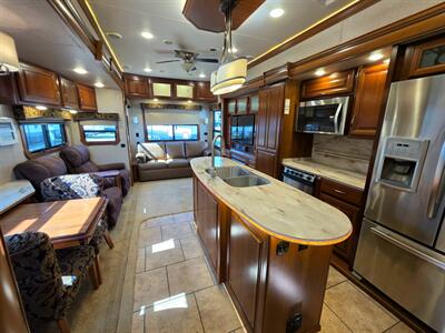 2017 Crossroads Redwood RW36RL17 - Photo 3 - South San Francisco, CA 94080
