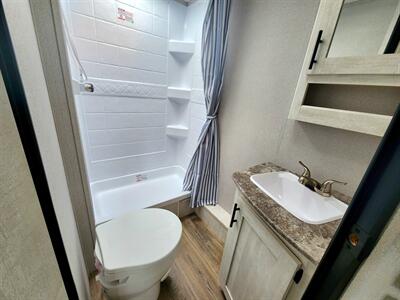 2023 Forest River Shasta 25RS   - Photo 24 - South San Francisco, CA 94080