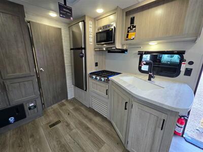 2025 Coachmen Catalina 231MKS - Photo 4 - South San Francisco, CA 94080