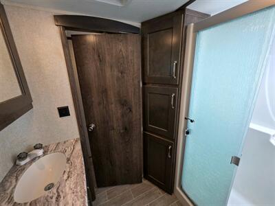 2019 Keystone Montana 320MK   - Photo 7 - South San Francisco, CA 94080