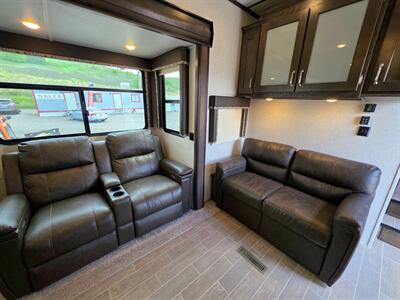 2019 Keystone Montana 320MK   - Photo 4 - South San Francisco, CA 94080