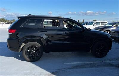 2021 Jeep Grand Cherokee Altitude   - Photo 2 - Edmonton, AB T6E 6B3