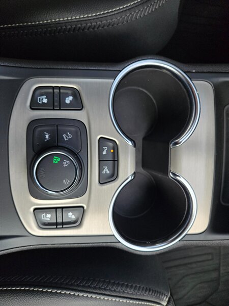 2024 GMC Terrain Denali - Photo 14 - Edmonton, AB T6E 6B3