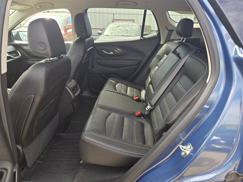 2024 GMC Terrain Denali - Photo 10 - Edmonton, AB T6E 6B3