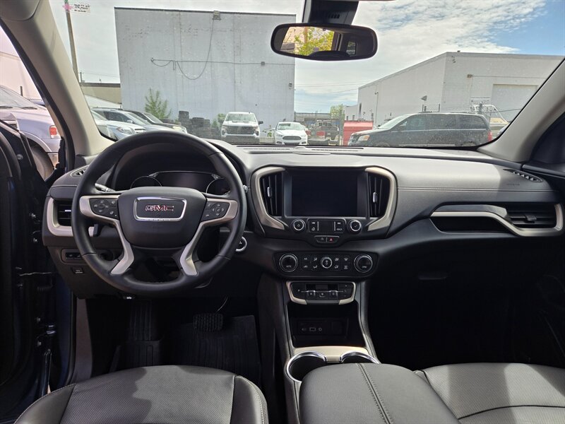 2024 GMC Terrain Denali - Photo 11 - Edmonton, AB T6E 6B3