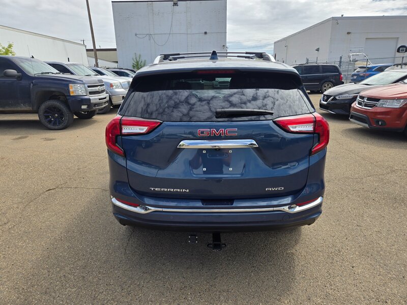 2024 GMC Terrain Denali - Photo 4 - Edmonton, AB T6E 6B3