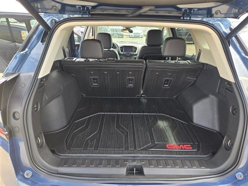 2024 GMC Terrain Denali - Photo 17 - Edmonton, AB T6E 6B3