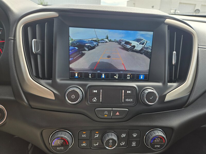 2024 GMC Terrain Denali - Photo 12 - Edmonton, AB T6E 6B3