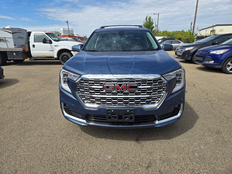 2024 GMC Terrain Denali - Photo 8 - Edmonton, AB T6E 6B3