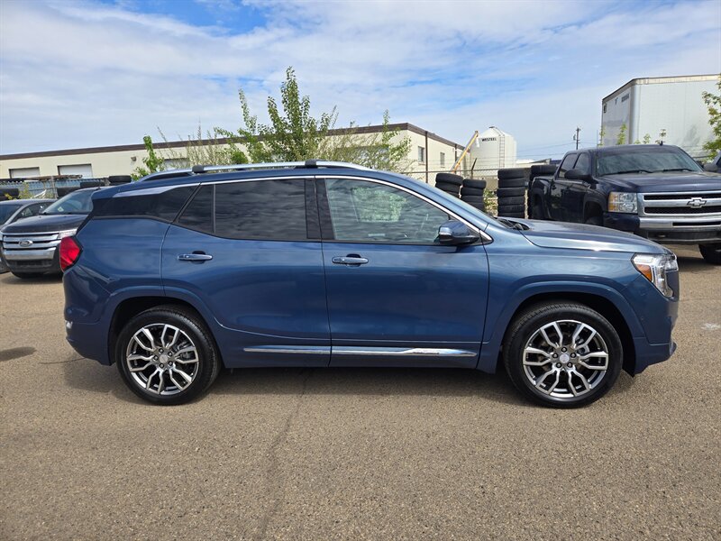 2024 GMC Terrain Denali - Photo 2 - Edmonton, AB T6E 6B3