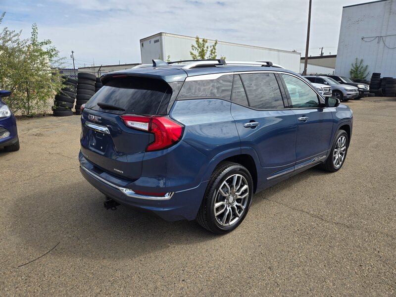 2024 GMC Terrain Denali - Photo 3 - Edmonton, AB T6E 6B3