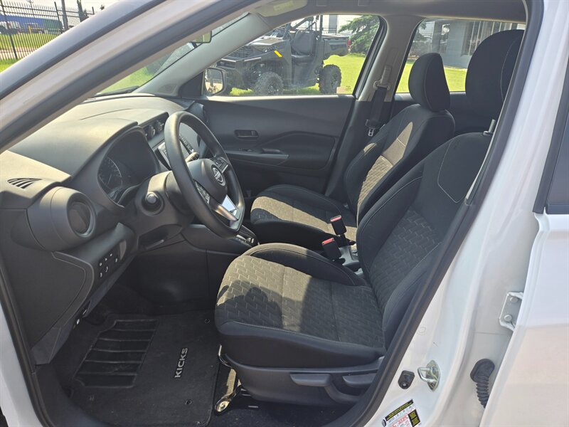 2022 Nissan Kicks S - Photo 9 - Edmonton, AB T6E 6B3