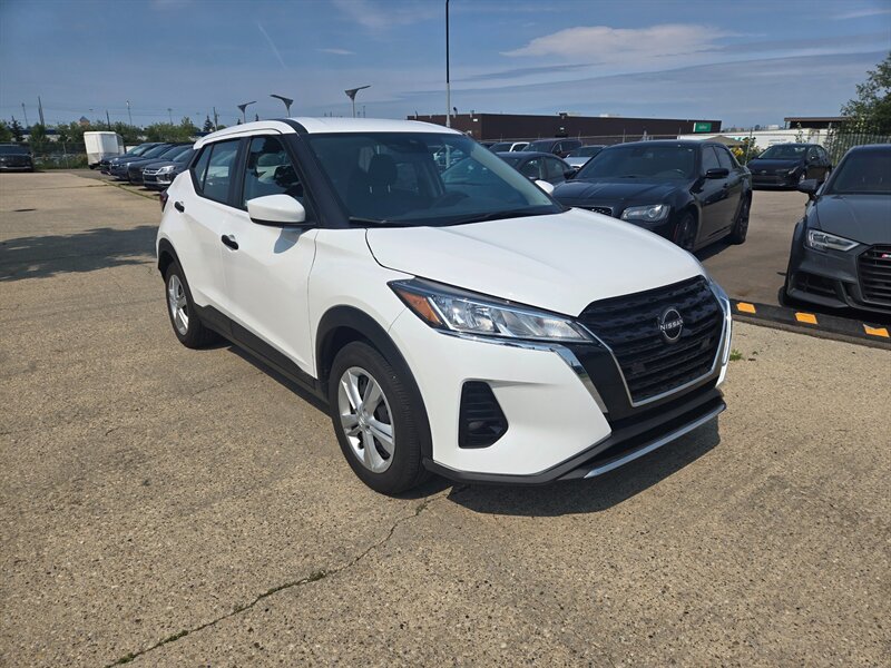 2022 Nissan Kicks S   - Photo 1 - Edmonton, AB T6E 6B3