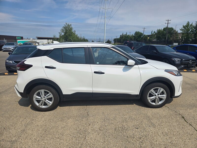 2022 Nissan Kicks S - Photo 2 - Edmonton, AB T6E 6B3