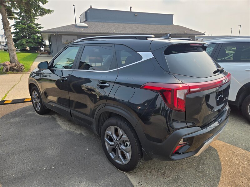 2025 Kia Seltos EX - Photo 5 - Edmonton, AB T6E 6B3