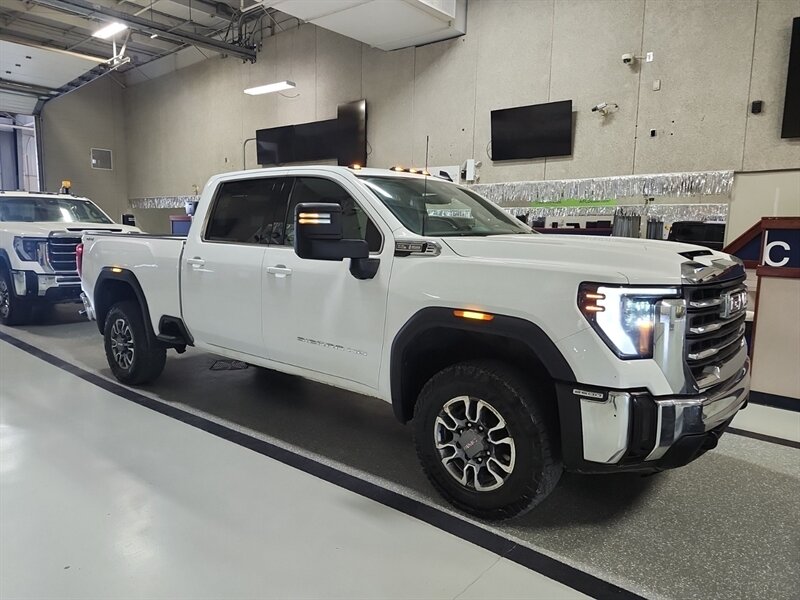 Summit White 2024 GMC Sierra 2500HD Pickup Truck Four-Wheel Drive Automatic