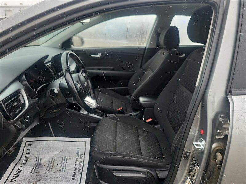 2022 Kia Rio 5-Door LX+ - Photo 5 - Edmonton, AB T6E 6B3