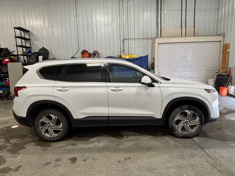 2021 Hyundai SANTA FE Essential   - Photo 2 - Edmonton, AB T6E 6B3
