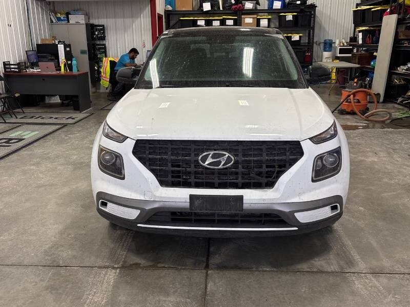 2021 Hyundai VENUE Essential   - Photo 7 - Edmonton, AB T6E 6B3