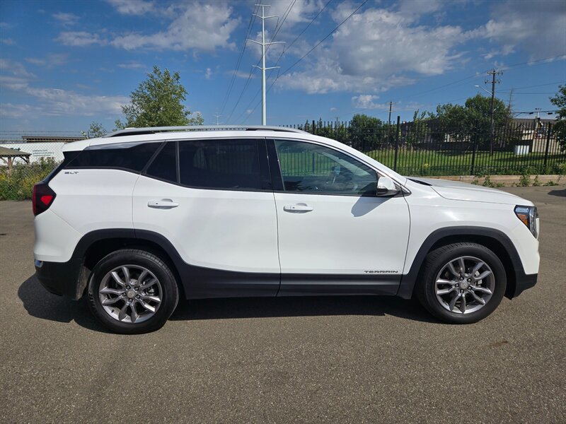 2022 GMC Terrain SLT - Photo 2 - Edmonton, AB T6E 6B3