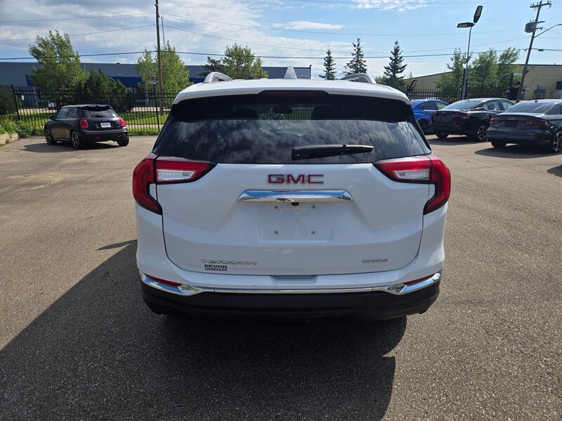 2022 GMC Terrain SLT - Photo 4 - Edmonton, AB T6E 6B3