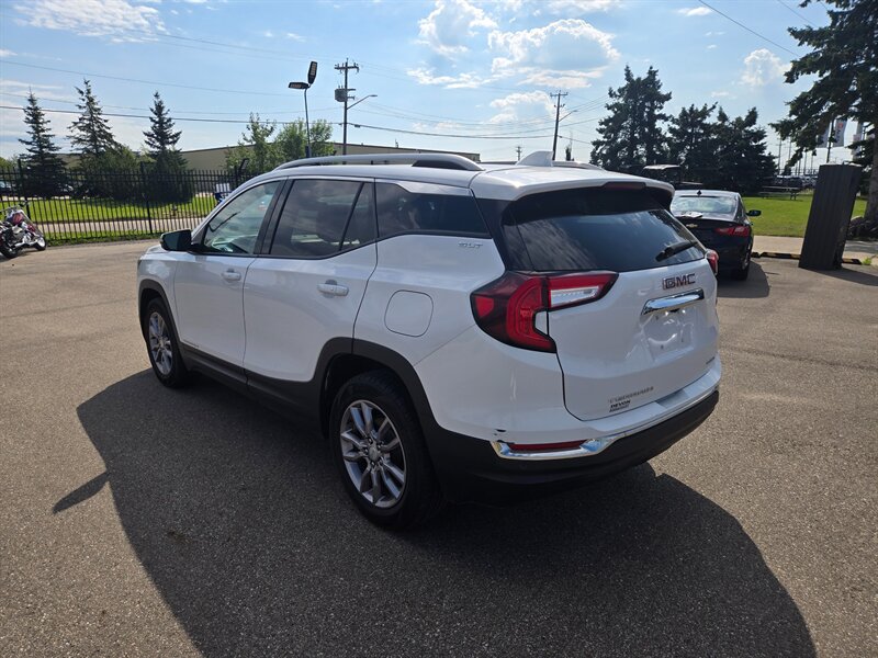 2022 GMC Terrain SLT - Photo 5 - Edmonton, AB T6E 6B3