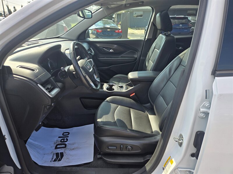 2022 GMC Terrain SLT - Photo 9 - Edmonton, AB T6E 6B3