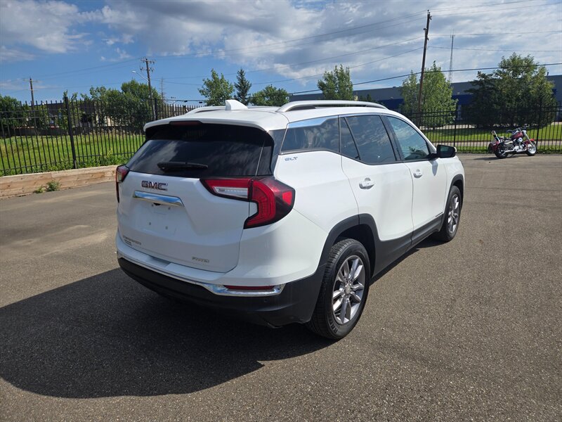 2022 GMC Terrain SLT - Photo 3 - Edmonton, AB T6E 6B3