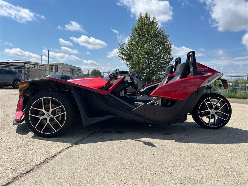 2018 Polaris SLINGSHOT SL - Photo 4 - Edmonton, AB T6E 6B3