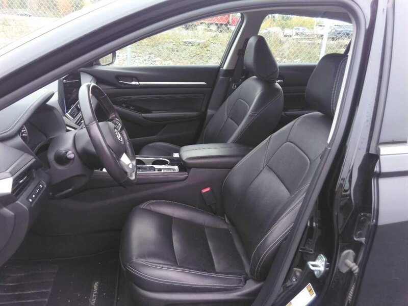 2023 Nissan Altima 2.5 Platinum - Photo 3 - Edmonton, AB T6E 6B3