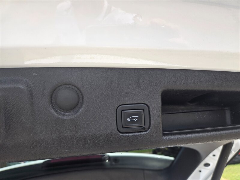 2024 Chevrolet Equinox LT - Photo 13 - Edmonton, AB T6E 6B3