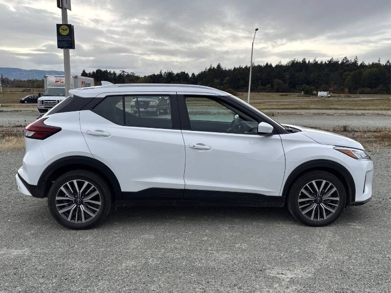 2025 Nissan Kicks SV - Photo 2 - Edmonton, AB T6E 6B3