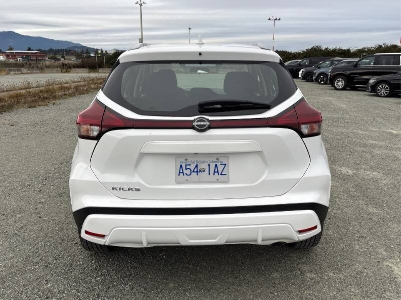 2025 Nissan Kicks SV - Photo 4 - Edmonton, AB T6E 6B3