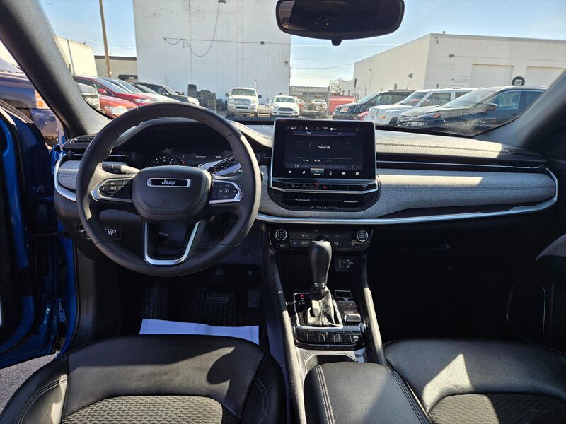 2023 Jeep Compass North - Photo 11 - Edmonton, AB T6E 6B3