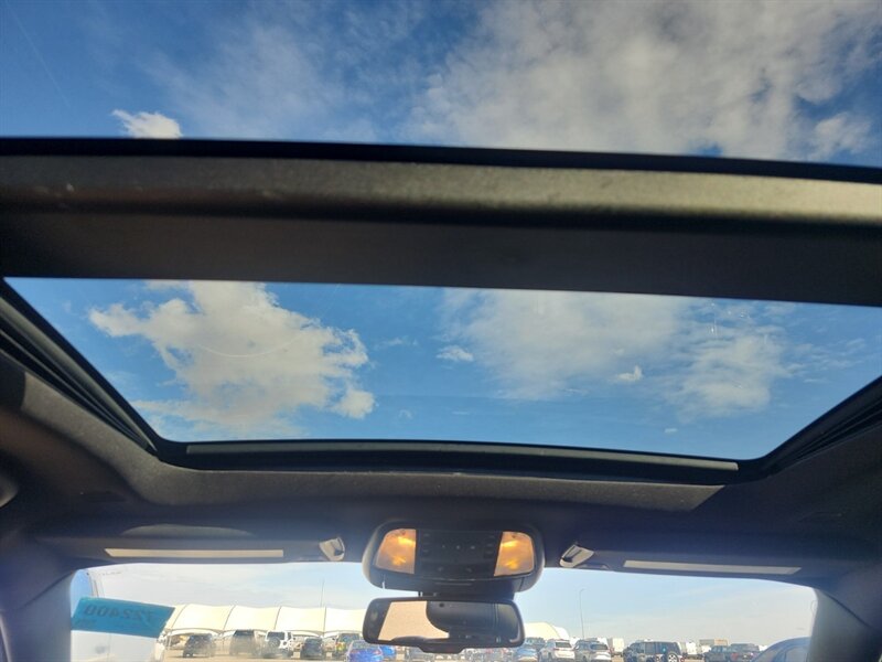 2022 Chrysler 300 S V6 - Photo 9 - Edmonton, AB T6E 6B3