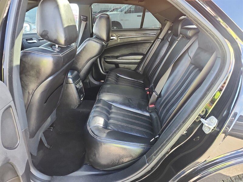 2022 Chrysler 300 S V6 - Photo 6 - Edmonton, AB T6E 6B3