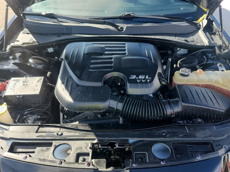 2022 Chrysler 300 S V6 - Photo 12 - Edmonton, AB T6E 6B3