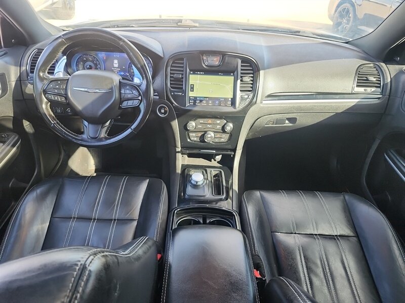2022 Chrysler 300 S V6 - Photo 7 - Edmonton, AB T6E 6B3