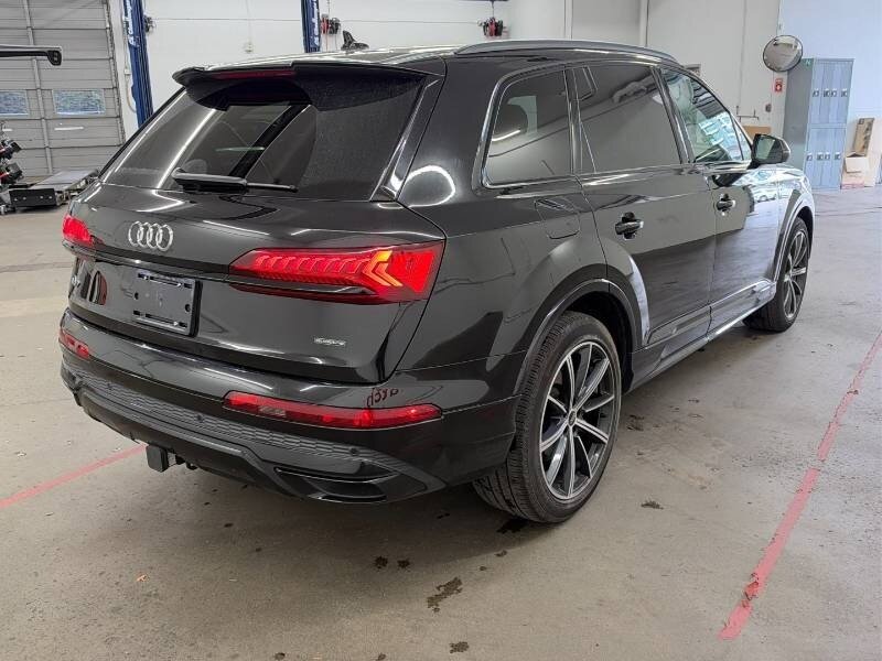 2022 Audi Q7 quattro Komfort 55 TFSI - Photo 3 - Edmonton, AB T6E 6B3